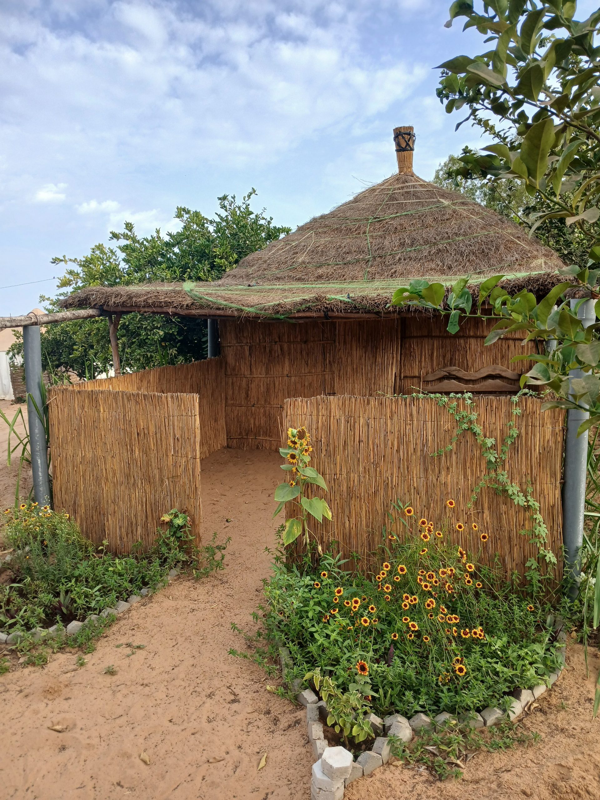 Une chambre typique correspondant à la manière traditionnelle de d'habiter au Sénégal
