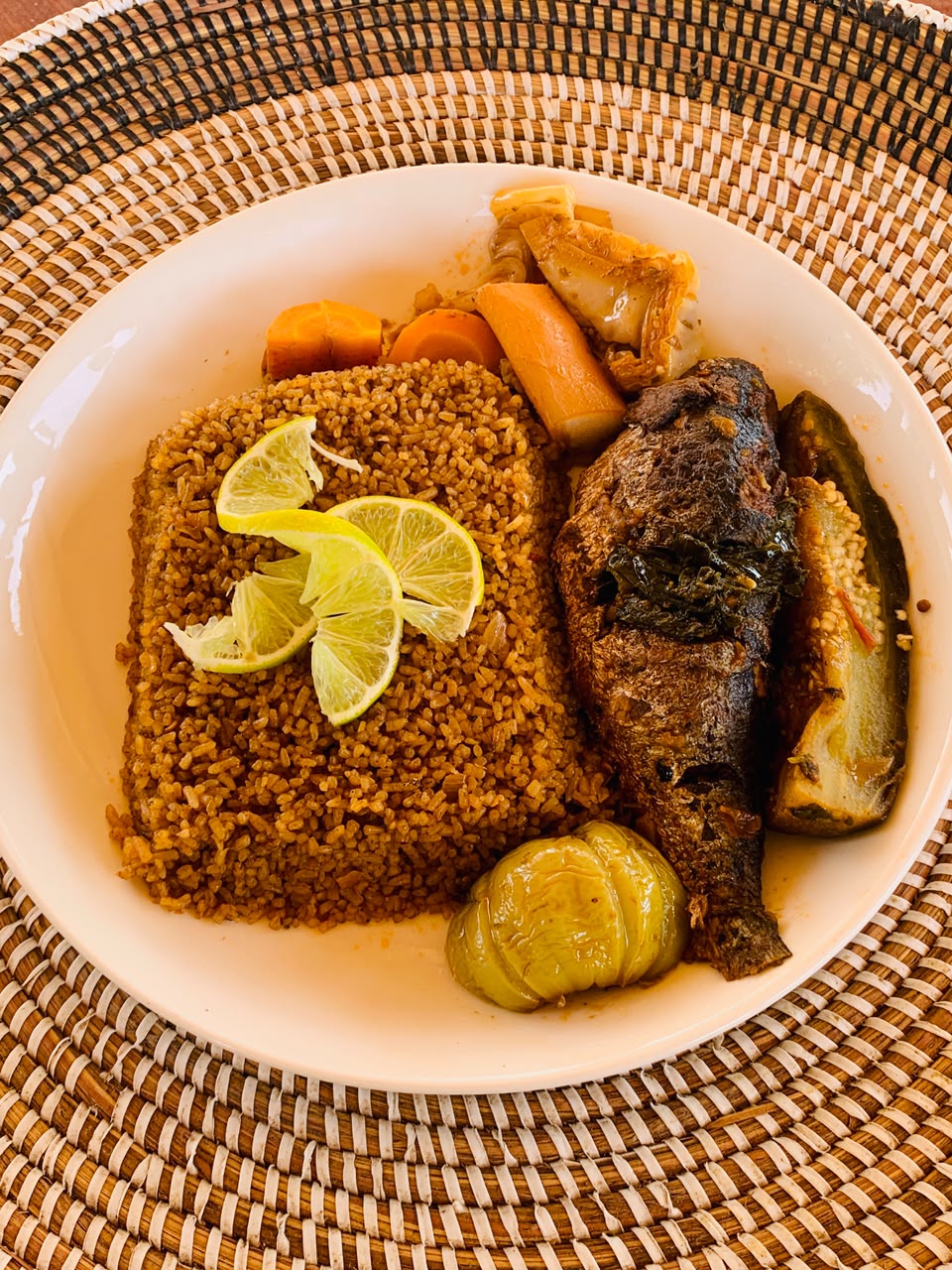 Thiéboudienne sénégalais traditionnel servi à Lompoul Nature au Sénégal