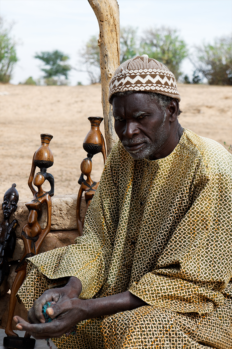 Immersion dans la culture et tradition sénégalaise à l’écolodge Lompoul Nature, à travers des chants, danses ou démonstrations artisanales.